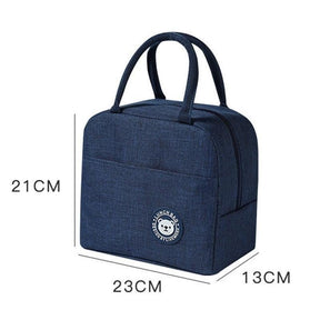 Bolsa térmica portátil de cor azul com alça azul. As dimensões da bolsa são 21 centímetros de altura, 23 centímetros de largura e 13 centímetros de espessura.