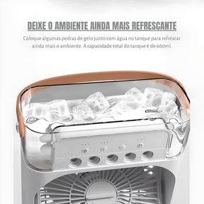 Imagem mostrando o campartimento de gelo e água do Mini Ventilador Portátil, tornando o ambiente ainda mais refrescante. Capacidade de 600 mililítros.