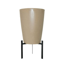 Imagem do Vaso para Planta Cone Liso com Suporte. Cor: Bege.